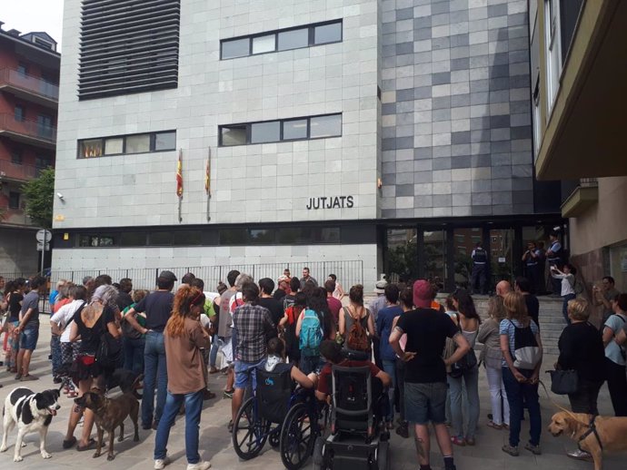 Detenida una concejala de la Seu d'Urgell y cuatro activistas por la huelga contra el juicio del 'procés'