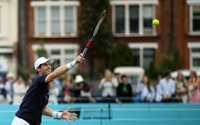 Murray regresa a las pistas en Queen's con un triunfo en dobles