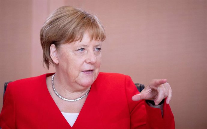 Alemania.- Merkel pide mantener un tono respetuoso tras el debate generado por el asesinato de un político local