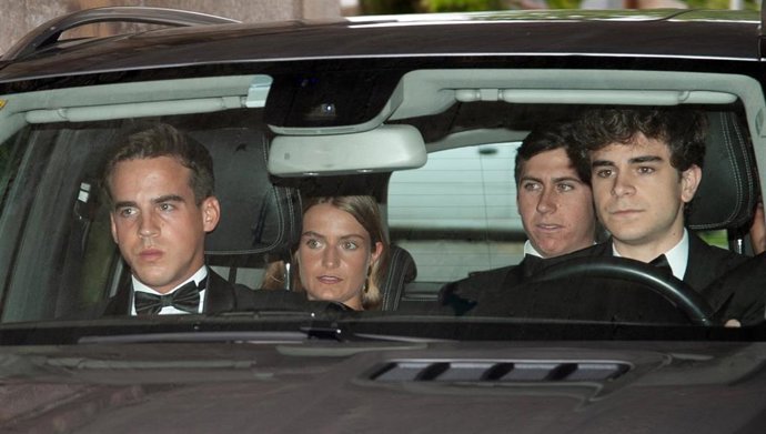 Gonzalo Caballero, la Reina Sofía y Juan Urdangarín, nadie faltó a la puesta de largo de Victoria Federica