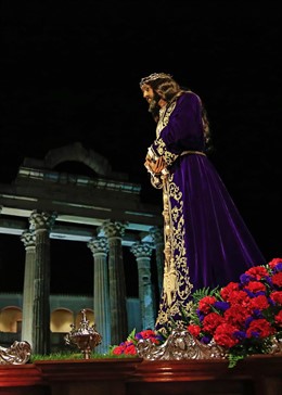 Cristo de Medinaceli en el Templo de Diana de Mérida