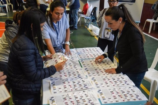 El TSE de Guatemala anuncia que revisará las actas de las elecciones presidenciales tras las denuncias por fraude