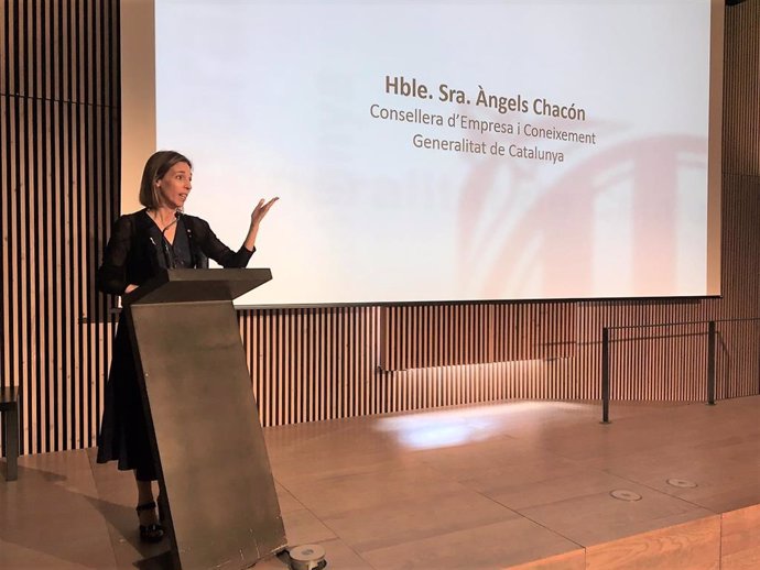 La consellera de Empresa y Conocimiento de la Generalitat, ngels Chacón