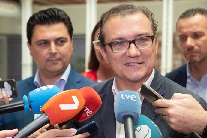 MIGUEL GARAULET (CS) JUNTO A JOSÉ MIGUEL LUENGO (PP) TRAS EL ACUERDO "PROGRAMÁTICO" ENTRE AMBAS FORMACIONES PARA LA GOBERNABILIDAD DE LA REGIÓN DE MURCIA