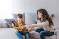 Control parental: límites sensatos contra el ciberacoso
