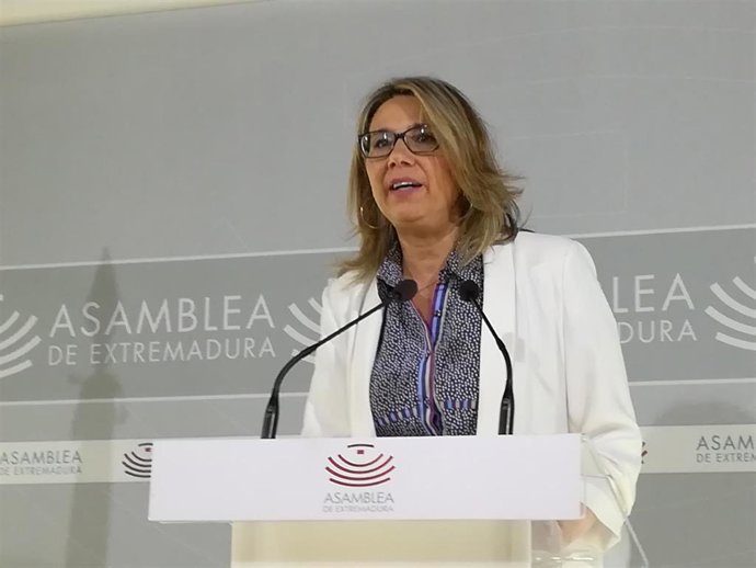 Cristina Teniente en rueda de prensa