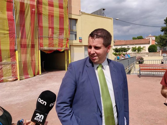 El abogado de la Asociación Española de Guardias Civiles (AEGC) Jorge Piedracita, ante los juzgados de Martorell (Barcelona)