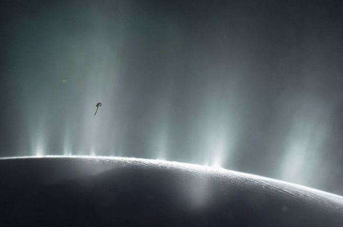 Penachos de gases en Encélado