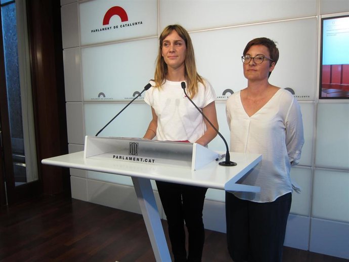 Las Diputadas De Los Comuns Jéssica Albiach Y Marta Ribas