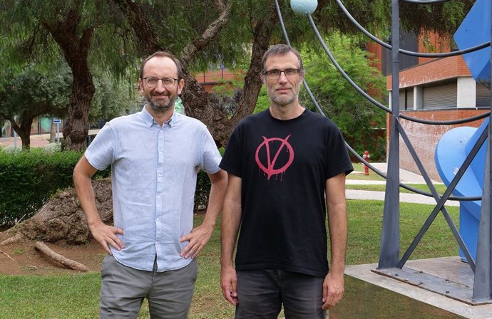Los investigadores Camps y Muñoz