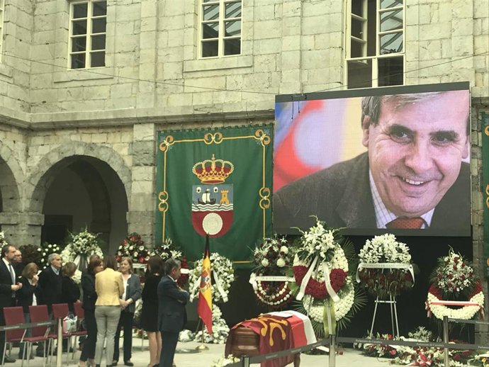 Capilla ardiente de Rafael de la Sierra