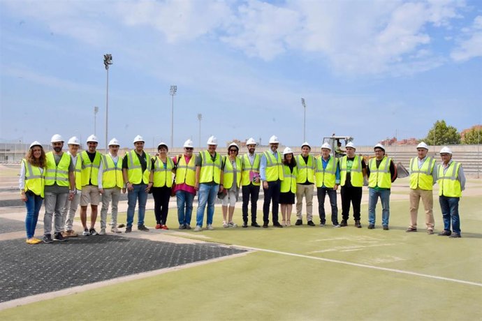 El alcalde de Palma, José Hila, visita las obras de los nuevos campos de rubgby y de fútbol 11 en el polideportivo Germans Escales