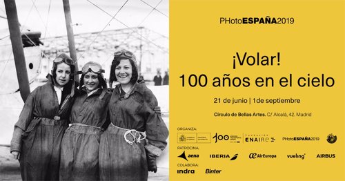 El Rey inaugura una exposición conmemorativa de los 100 años de transporte aéreo en España
