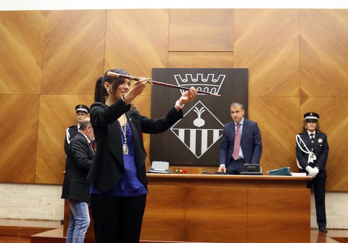Marta Farrés (PSC) al ser investida alcaldesa de Sabadell (Barcelona).
