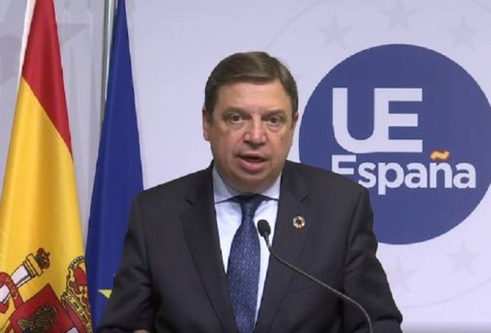 El ministro de Agricultura, Pesca y Alimentación en funciones, Luis Planas, durante Durante el Consejo de Ministros de Agricultura y Pesca de la Unión Europea, celebrado en Luxemburgo