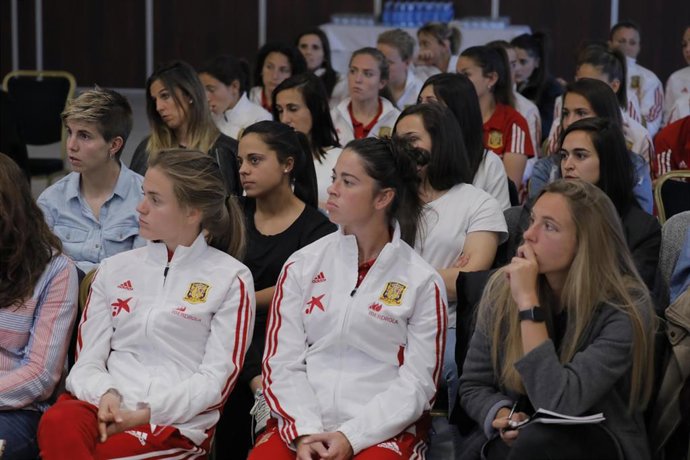 Fútbol.- La RFEF, AFE y jugadoras españolas se reúnen para debatir el nuevo modelo para el fútbol femenino