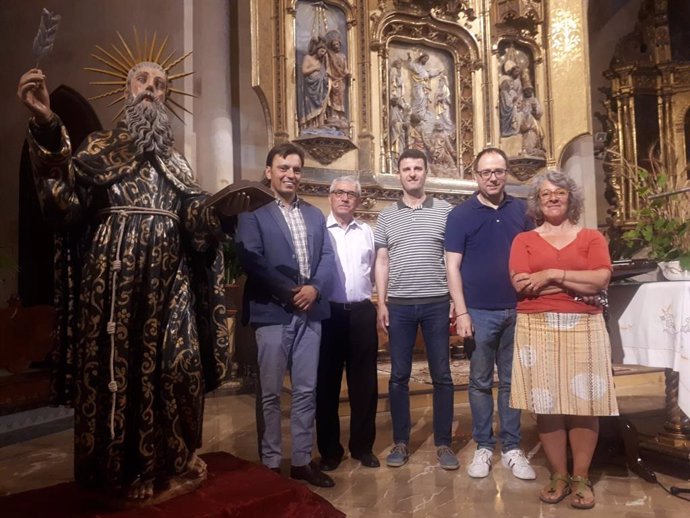 Presentación de la restauración de la escultura del beato Ramon Llull en la parroquia de Art.