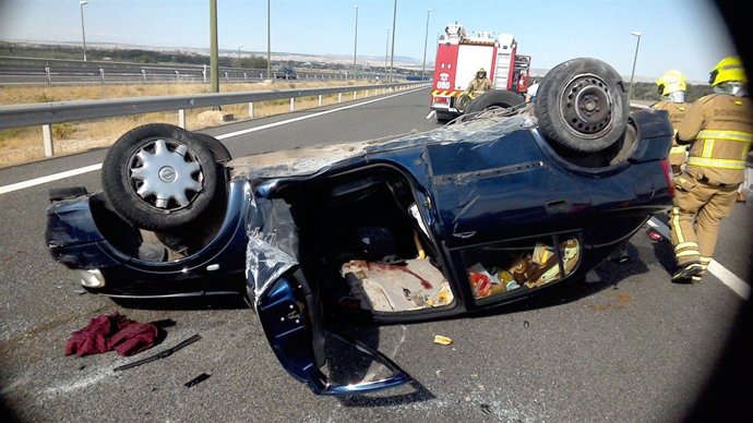 Zaragoza.- Sucesos.- Dos heridos graves en un accidente de tráfico en la Z-40, en la capital aragonesa