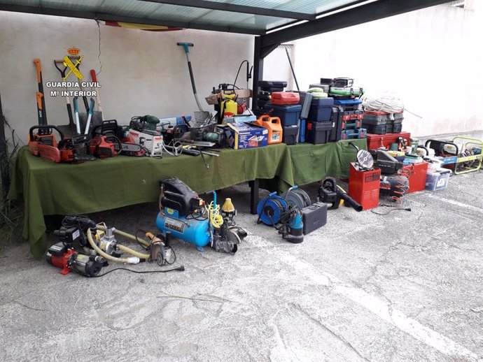 Imagen de los objetos recuperados por la Guardia Civil.