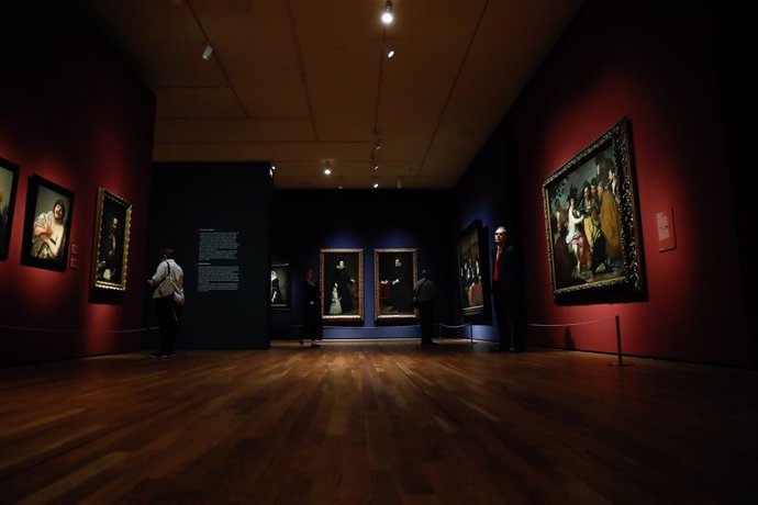 Una de les sales de l'exposició 'Velázquez, Rembrandt, Vermeer. Miradas afines' en el Museu Nacional del Prado.