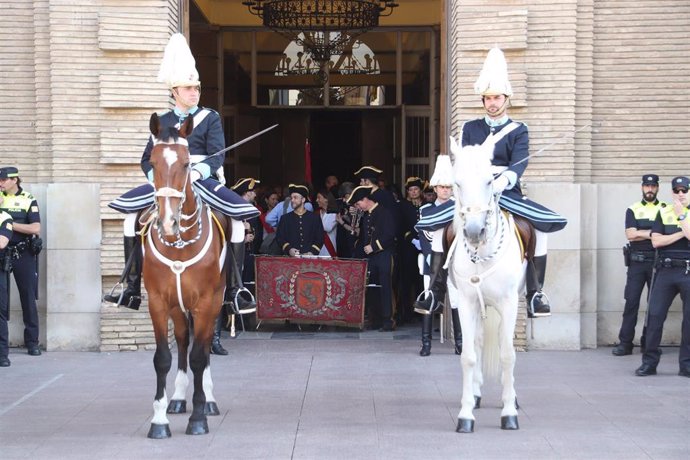 Zaragoza.- Azcón acude a la misa del Corpus Christi y reclama respeto para aquellos que participan en las tradiciones