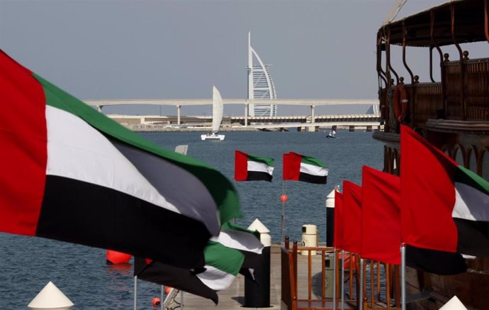 Banderas de Emiratos Árabes Unidos en Dubai