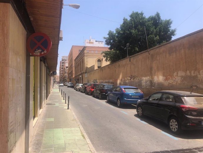 Calle San Leonardo de Almería antes del inicio de las obras
