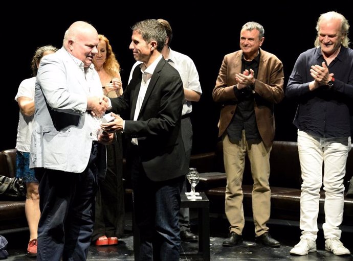El dramaturgo inglés Declan Donnellan recibe el Premio Fuente de Castalia del Festival de Teatro 'Clásicos', en Alcalá de Henares.