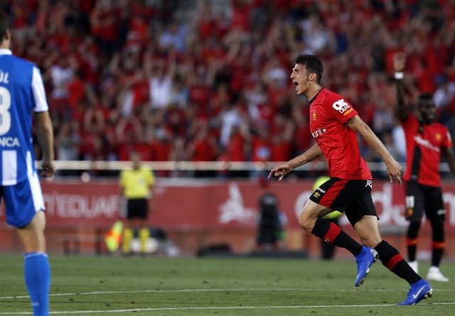 Ante Budimir celebra un gol con el RCD Mallorca.