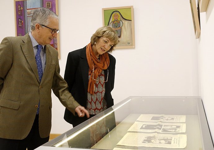 Imagen de la directora general de Cultura, Eva Ranea, en la inaugurcaión de la exposición sobre Pío Muriedas