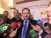 Ábalos reivindica que PSOE "prioriza políticas" y no los cargos al negociar con Unidas Podemos