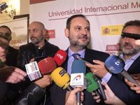 Ábalos critica a PP y Cs por "blanquear" a Vox, del que "no hay nada que esperar"