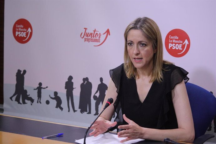 La vicesecretaria y portavoz del PSOE de Castilla-La Mancha, Cristina Maestre, en rueda de prensa