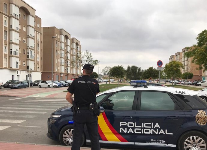 Np Con Audio: "La Pn Detiene A Tres Personas Por Estafar A Una Mujer Septuagenaria"