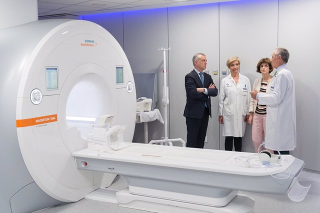El Hospital de Cruces avanza en la prevención del cáncer con una nueva resonancia magnética y otro acelerador lineal