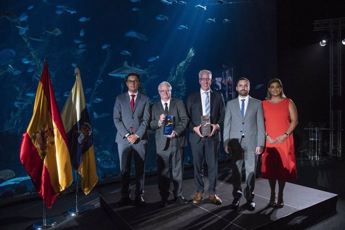 [Grupocanarias] Np Y Fotos: El Trofeo De Los Premios De Turismo Islas Canarias Logra El Bronce En Los Galardones Canarias De Diseño 2019
