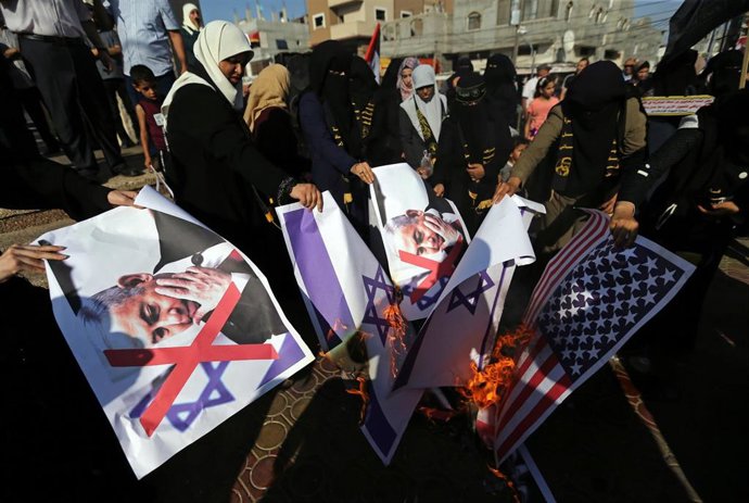 Manifestación en la Franja de Gaza contra la conferencia en Bahréin sobre Palestina, convocada por EEUU