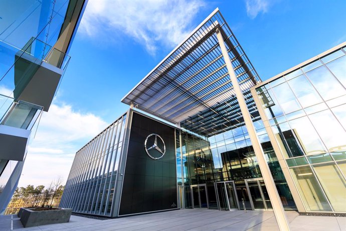 Foto recurso sede de Mercedes-Benz