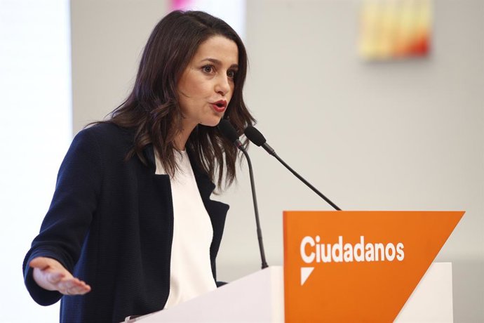 La portaveu de Ciutadans al Congrés, Inés Acostada, ofereix declaracions als mitjans de comunicació després de la reunió del Comit Executiu del partit.
