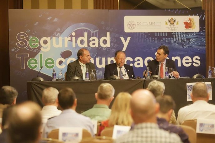 Sanz Roldán en el IV Congreso de Seguridad y Telecomunicaciones en Toledo