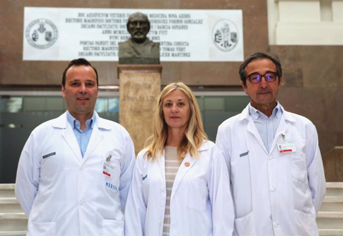 Los investigadores Carlos Ferrando, Marina Soro y Javier Belda