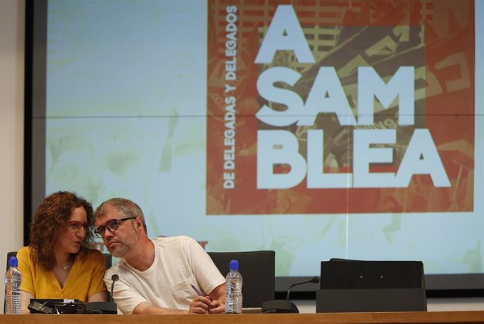 Nuria López y Unai Sordo, en una asamblea de CCOO en Sevilla.