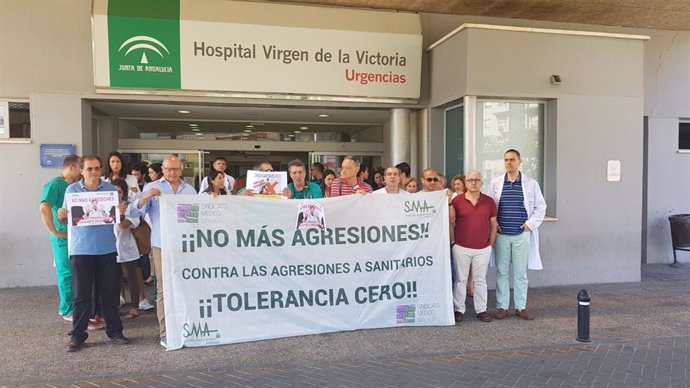 Málaga sindicato médico de málaga profesionales sanitarios salud concentración agresiones críticas junta medidas