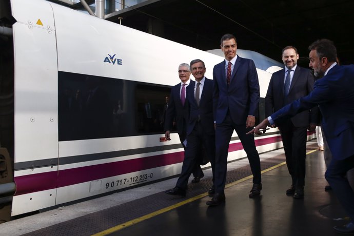 El presidente del Gobierno en funciones, Pedro Sánchez, inaugura la nueva línea de Alta Velocidad Madrid-Antequera-Granada