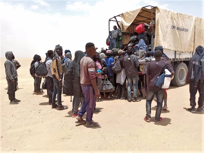 Rescate de migrantes en el desierto del Sáhara