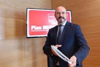 Rollán critica la actitud "irresponsable" de Vox en la Comunidad y recomienda "trankimazin" a algunos líderes regionales