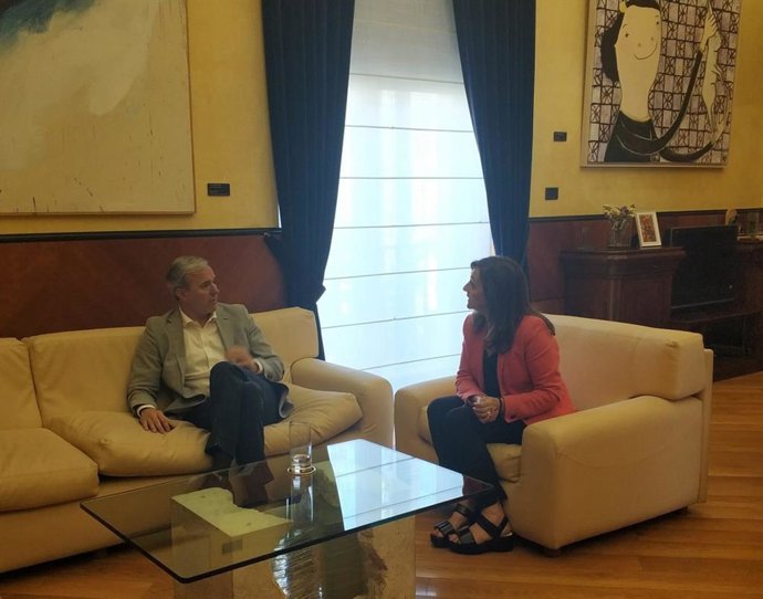 El alcalde de Zaragoza, Jorge Azcón, y la delegada del Gobierno de España en Aragón, Carmen Sánchez