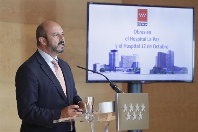 El presidente en funciones de la Comunidad de Madrid, Pedro Rollán, presenta en rueda de prensa el acuerdo para destinar 5,1 millones a la reforma, reparación y conservación de viviendas en la región.