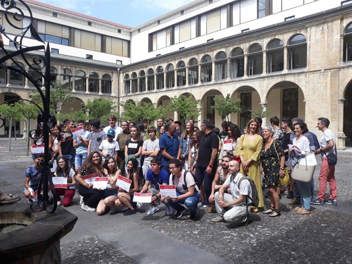 Estudiantes que han recibido el diploma LaborESO por parte del Departamento de Educación del Gobierno de Navarra