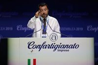 Salvini, sobre los migrantes del 'Sea Watch': "Por mí se pueden quedar ene el mar hasta Navidad"